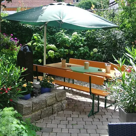 Отель Hotel-Restaurant Goldenes Lamm Динкельсбюль