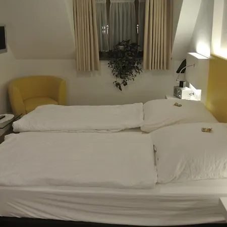 Hotel-Restaurant Goldenes Lamm 3*