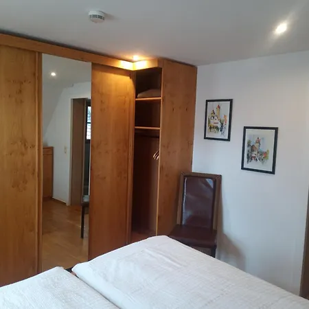 Hotel-Restaurant Goldenes Lamm Отель Динкельсбюль