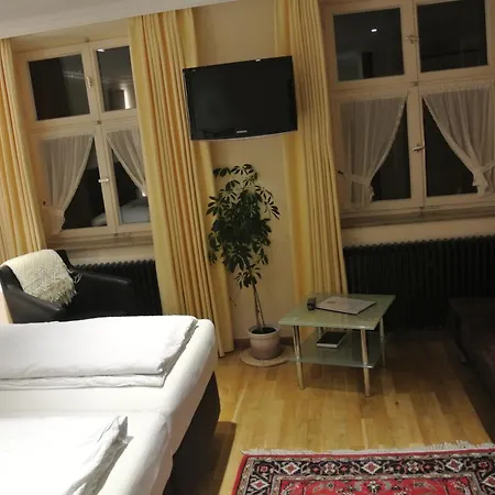Hotel-Restaurant Goldenes Lamm Отель Динкельсбюль