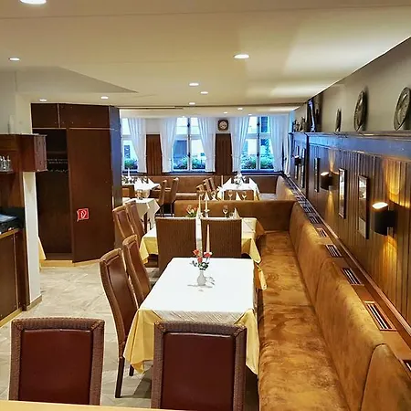 Hotel-Restaurant Goldenes Lamm 3*