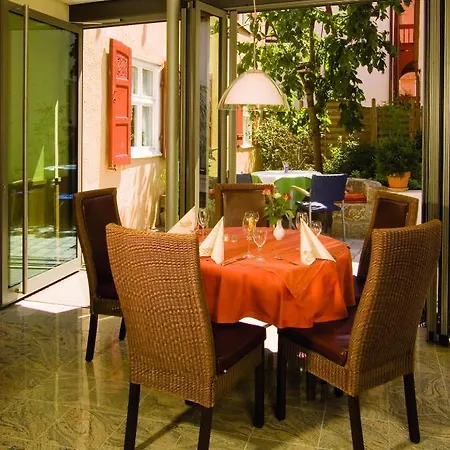 Отель Hotel-Restaurant Goldenes Lamm