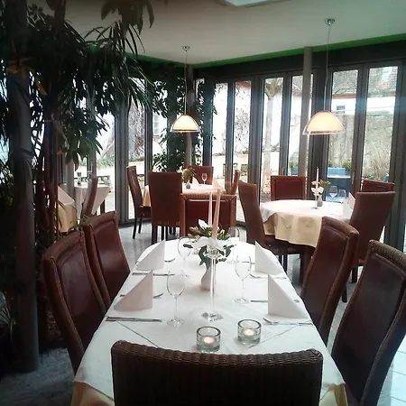 Hotel-Restaurant Goldenes Lamm Отель Динкельсбюль