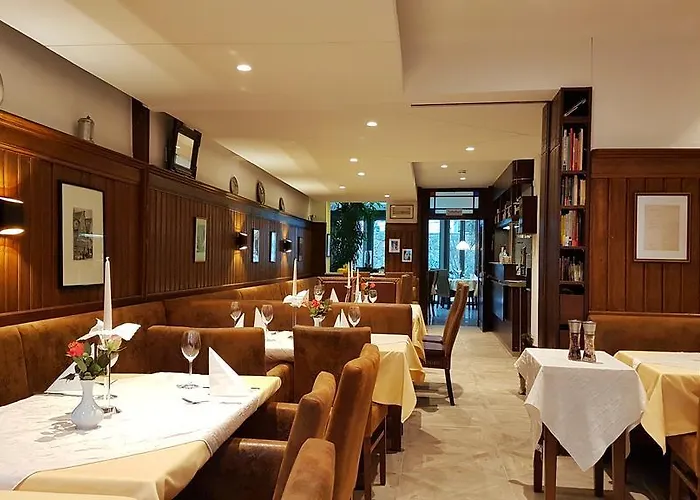 מלון Hotel-restaurant Goldenes Lamm Dinkelsbühl