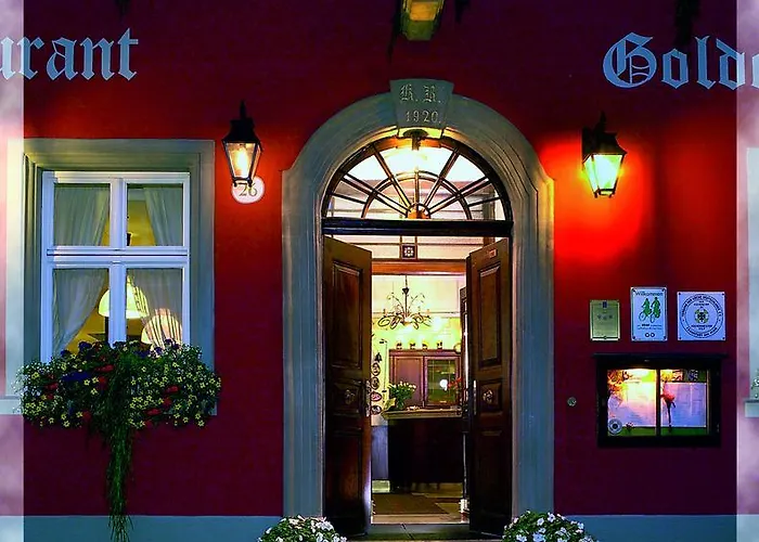Hotel-restaurant Goldenes Lamm מלון 3*