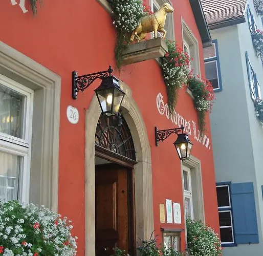 Hotel-restaurant Goldenes Lamm מלון 3*